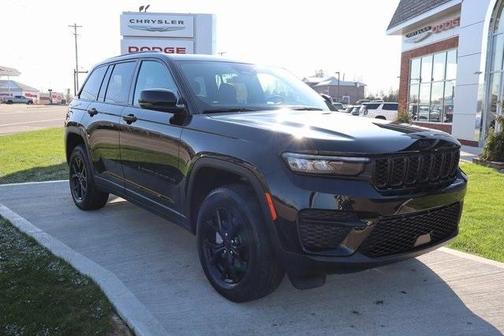 2025 Jeep Grand Cherokee Laredo