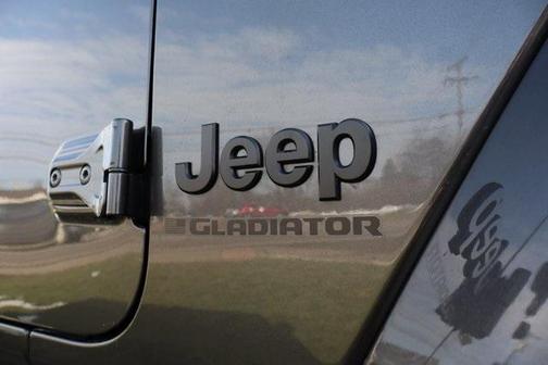 2026 Jeep Gladiator Sport