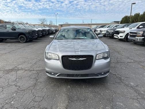 2018 Chrysler 300 S