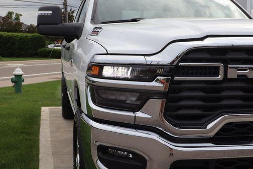 Bright White Clearcoat 2026 RAM 3500 Big Horn
