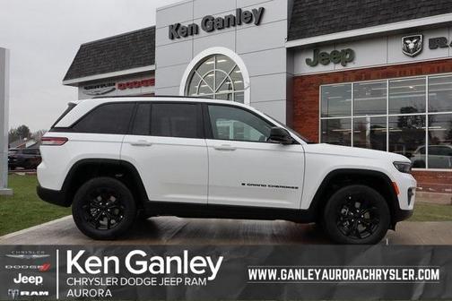 2025 Jeep Grand Cherokee Laredo
