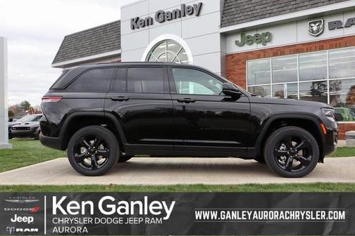 2025 Jeep Grand Cherokee Laredo