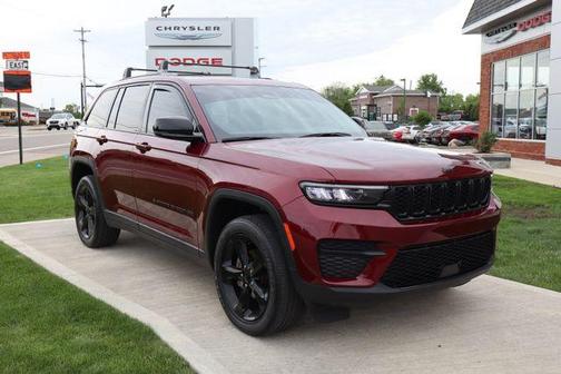 Velvet Red Pearlcoat 2023 Jeep Grand Cherokee Altitude