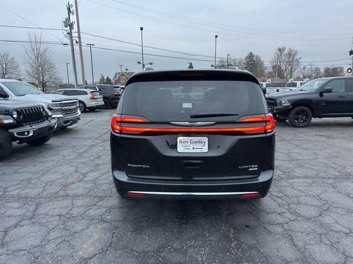 2021 Chrysler Pacifica Limited