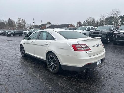 2016 Ford Taurus SHO