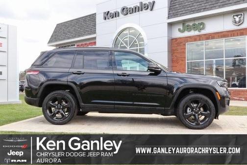 2025 Jeep Grand Cherokee Laredo