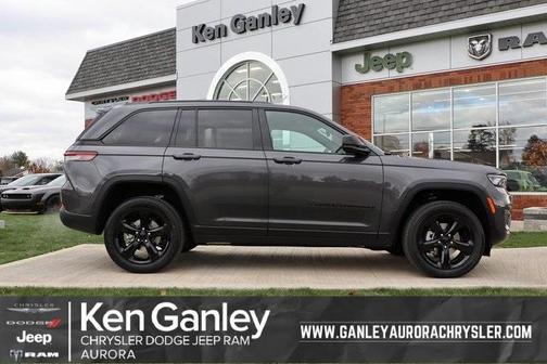 2025 Jeep Grand Cherokee Laredo