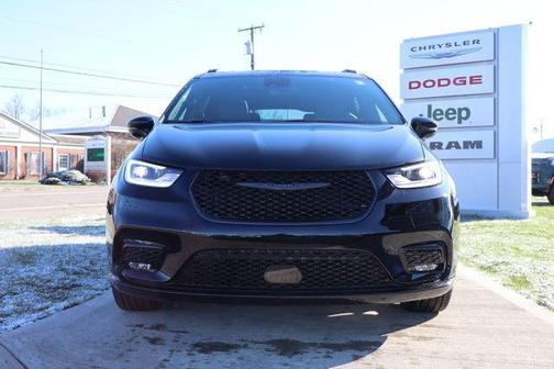 Diamond Black 2026 Chrysler Pacifica Limited