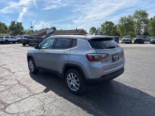 Billet Silver Metallic Clearcoat 2023 Jeep Compass Latitude Lux
