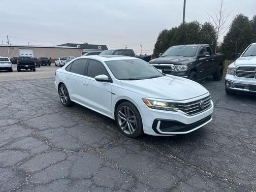 2021 Volkswagen Passat 2.0T R-Line