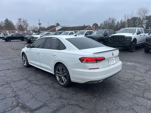 2021 Volkswagen Passat 2.0T R-Line