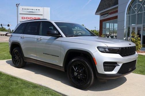 2025 Jeep Grand Cherokee Laredo