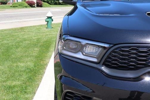 DB Black Crystal Clearcoat 2026 Dodge Durango GT Premium HEMI V8
