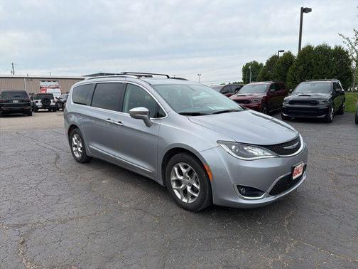 Billet Silver Metallic Clearcoat 2018 Chrysler Pacifica Limited