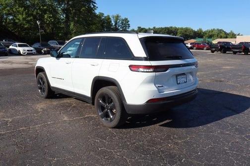 2024 Jeep Grand Cherokee Laredo