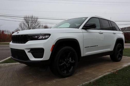 2025 Jeep Grand Cherokee Laredo