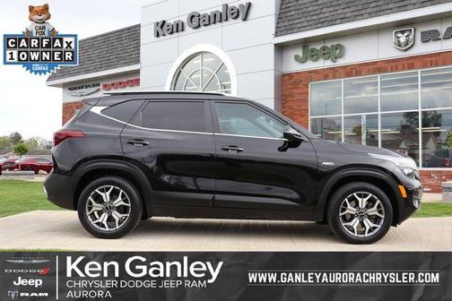 Cherry Black 2022 Kia Seltos EX