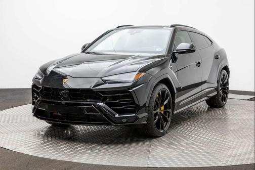 2022 Lamborghini Urus AWD