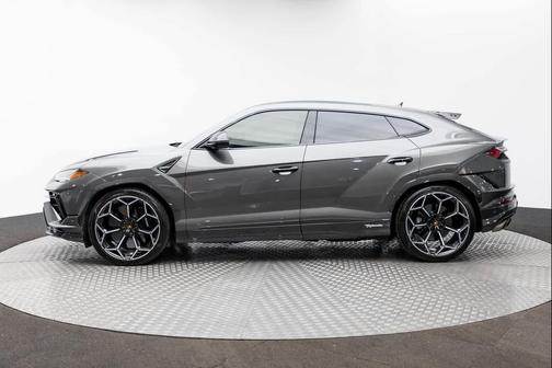 2023 Lamborghini Urus Performante