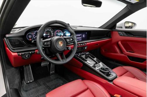 2022 Porsche 911 Carrera GTS