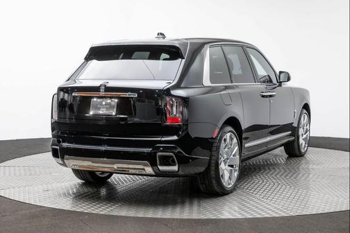 Black 2026 Rolls-Royce Cullinan