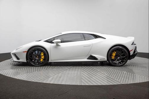 2022 Lamborghini Huracan EVO Coupe RWD