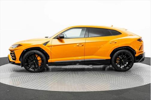 2021 Lamborghini Urus Graphite Capsule