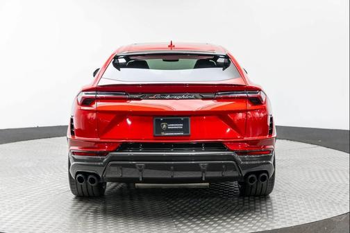 2024 Lamborghini Urus Performante