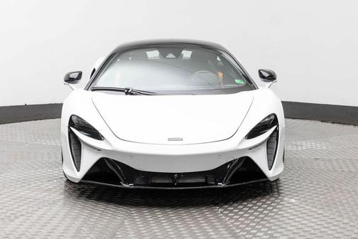 2023 McLaren Artura Coupe