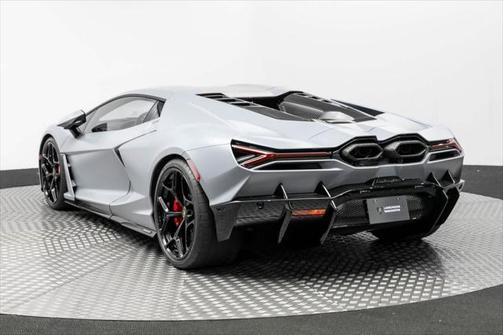 2024 Lamborghini Revuelto Coupe