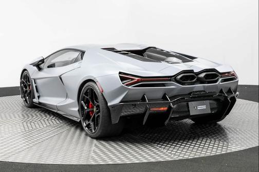 2024 Lamborghini Revuelto Coupe