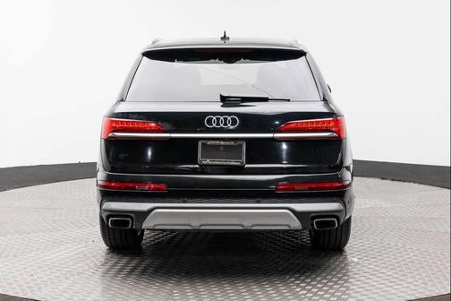 2025 Audi Q7 55 Premium Plus