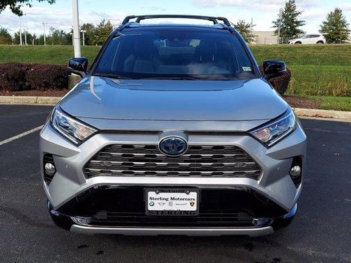 Photo 3 of 33 of 2020 Toyota RAV4 Hybrid XSE