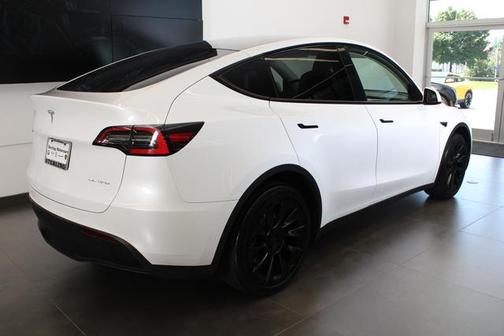Photo 4 of 24 of 2020 Tesla Model Y Long Range