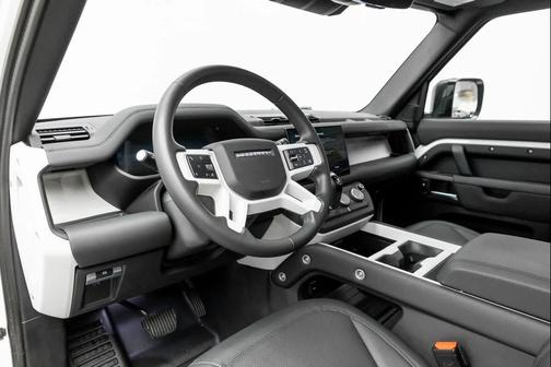 2025 Land Rover Defender 110 P300