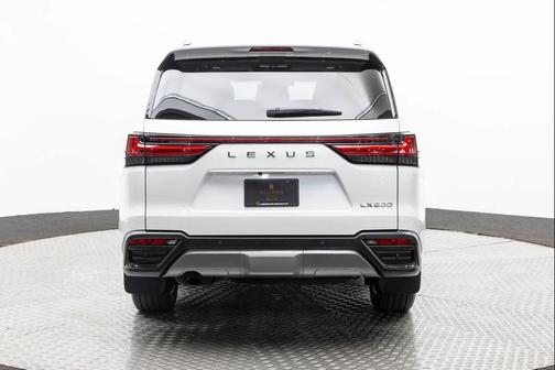 Eminent White Pearl 2024 Lexus LX 600 Premium