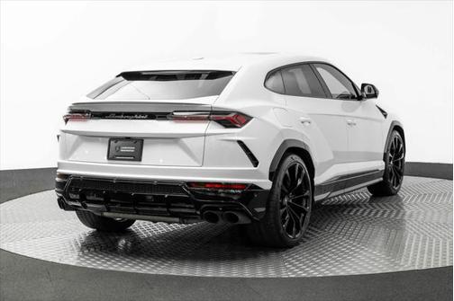 2021 Lamborghini Urus Graphite Capsule