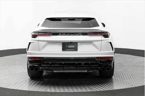 2021 Lamborghini Urus Graphite Capsule