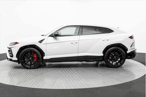 2021 Lamborghini Urus Graphite Capsule