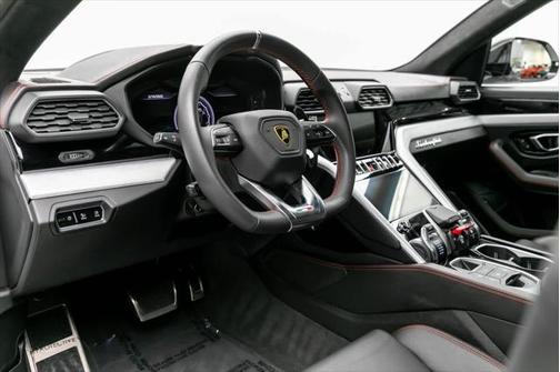 2021 Lamborghini Urus Graphite Capsule