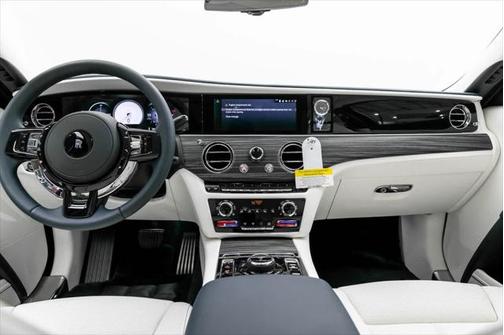 2025 Rolls-Royce Ghost Sedan