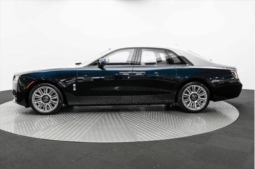 2025 Rolls-Royce Ghost Sedan