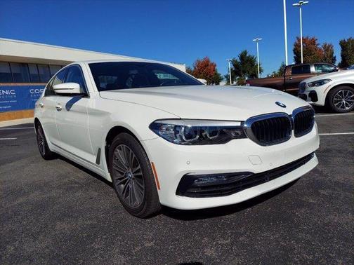 Photo 2 of 31 of 2018 BMW 540 i