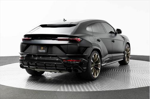 2023 Lamborghini Urus S
