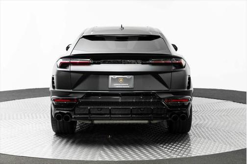 2023 Lamborghini Urus S