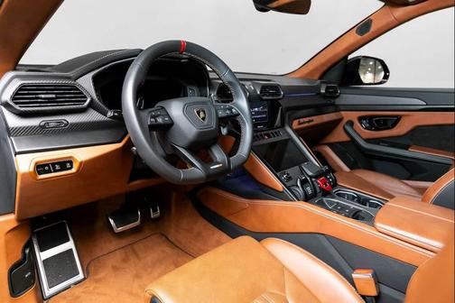 2023 Lamborghini Urus S