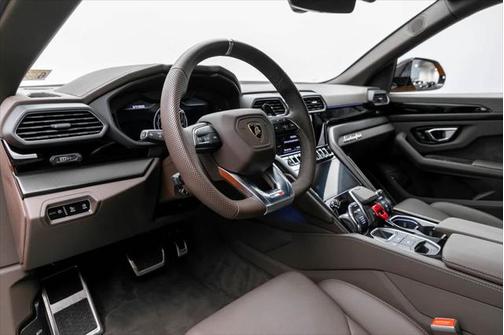 2024 Lamborghini Urus S
