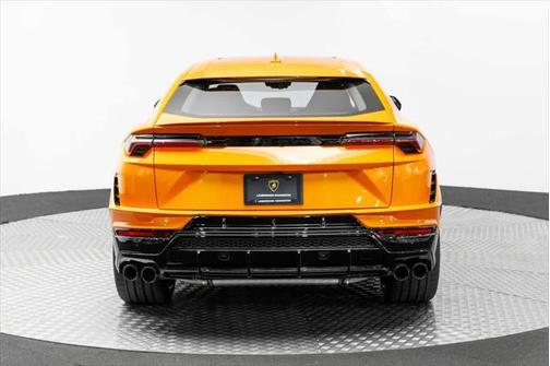 2024 Lamborghini Urus S