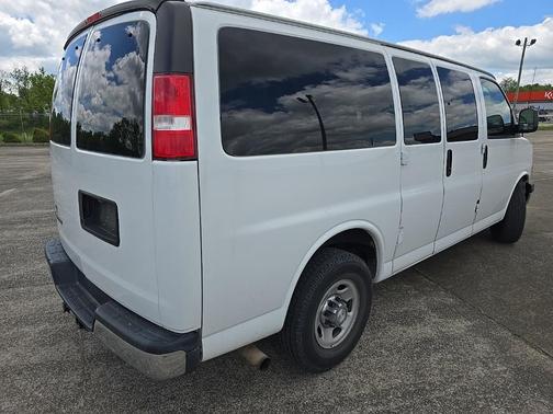 2017 Chevrolet Express 2500 LT