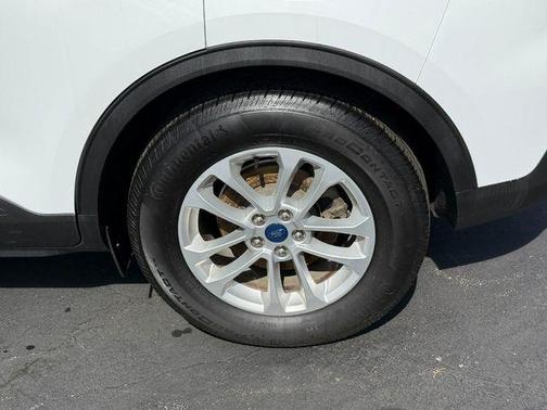 Oxford White 2021 Ford Escape SE